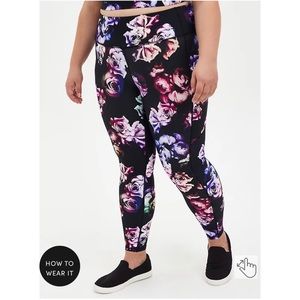 EUC; torrid Performance Core Full Length Active Legging in Black Floral; Sz 0X